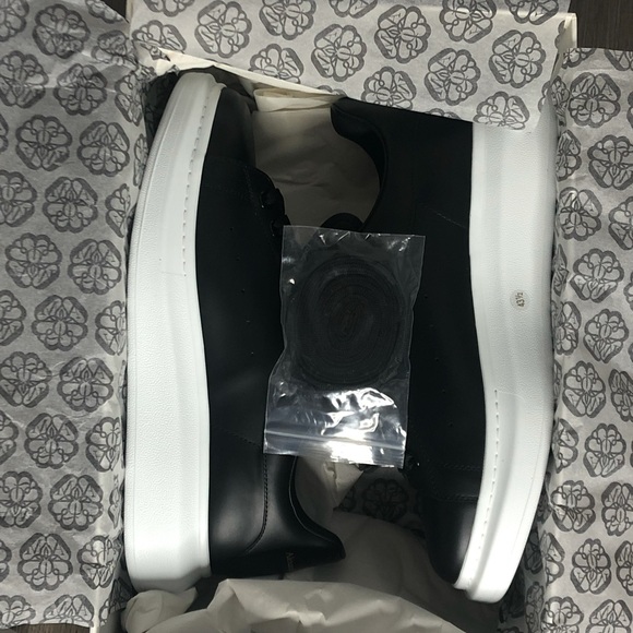 Alexander McQueen Men's Oversized Sneakers Black - Picture 13 of 15